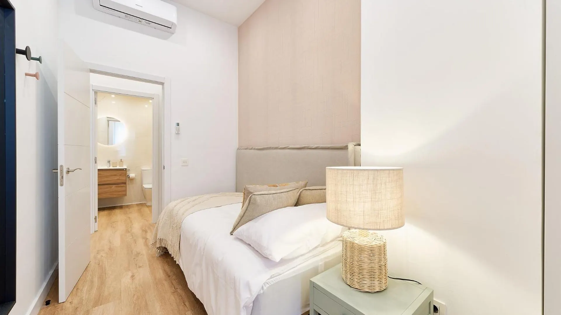 Hermes Suites Malaga Apartment
